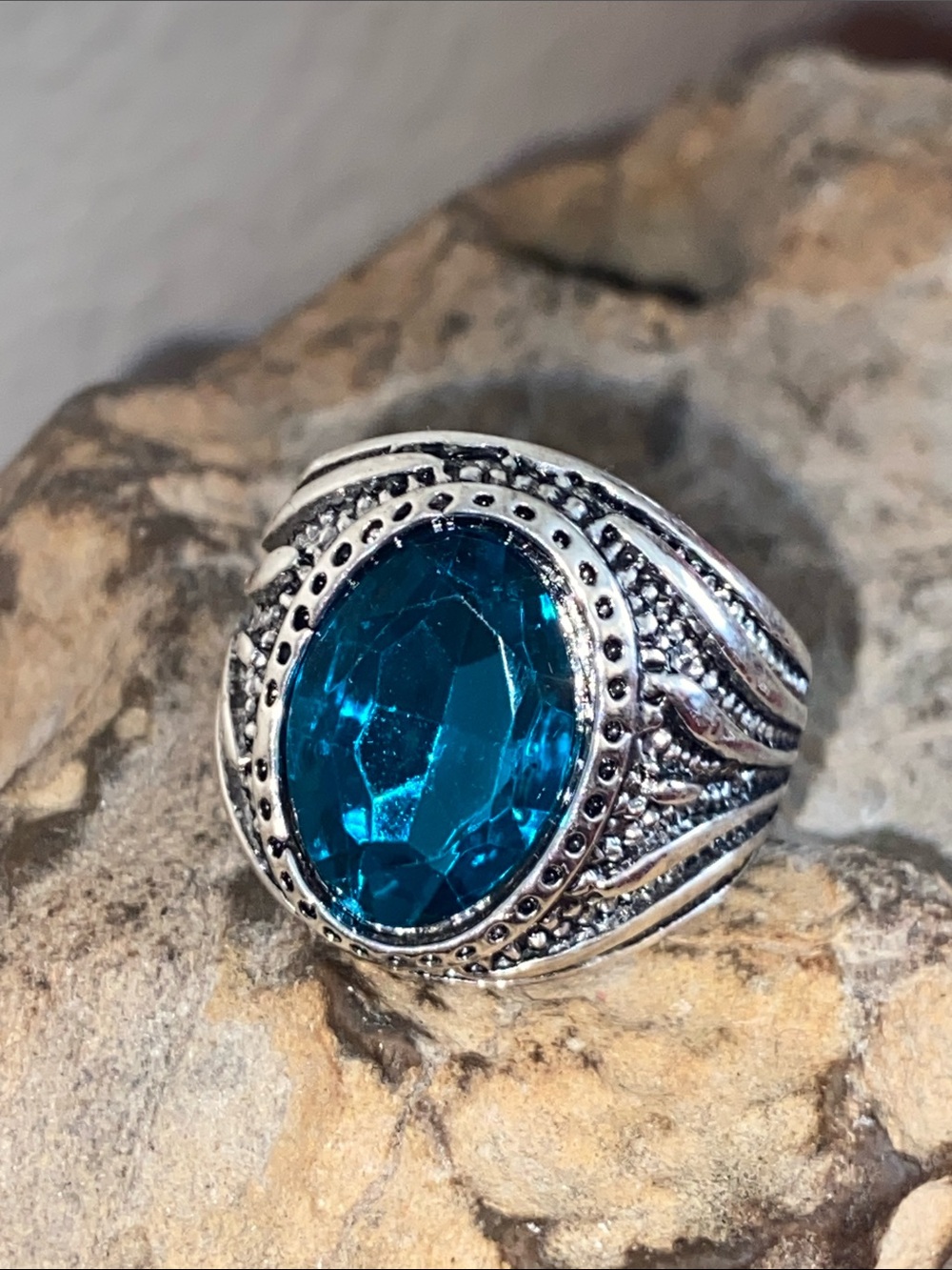 5/$10❤️❤️❤️NEW SilverToneZinc Alloy Teal Blue Faceted Acrylic Oval Cabochon Ring